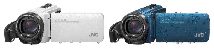 Předloňské modely JVC GZ-R495 jsou tu v modré i bílé